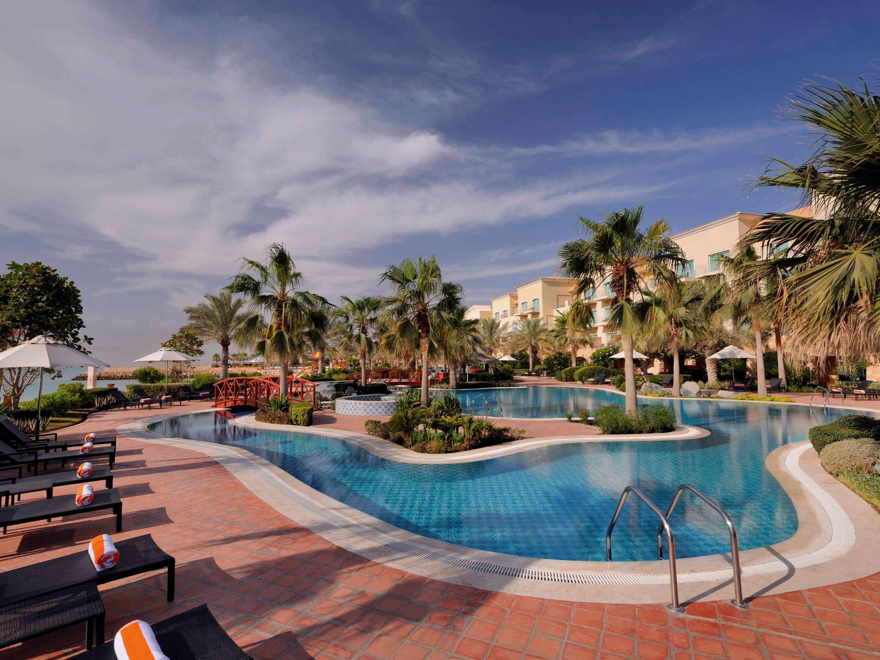 Movenpick Hotel & Resort Al Bida'A Salmiya Extérieur photo